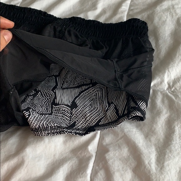 LULU LEMON shorts - Picture 5 of 6